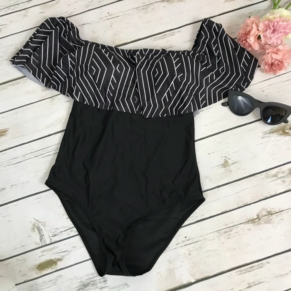 Sexy Off The Shoulder Bathing Suit with Ruffles - Picture 6 of 11